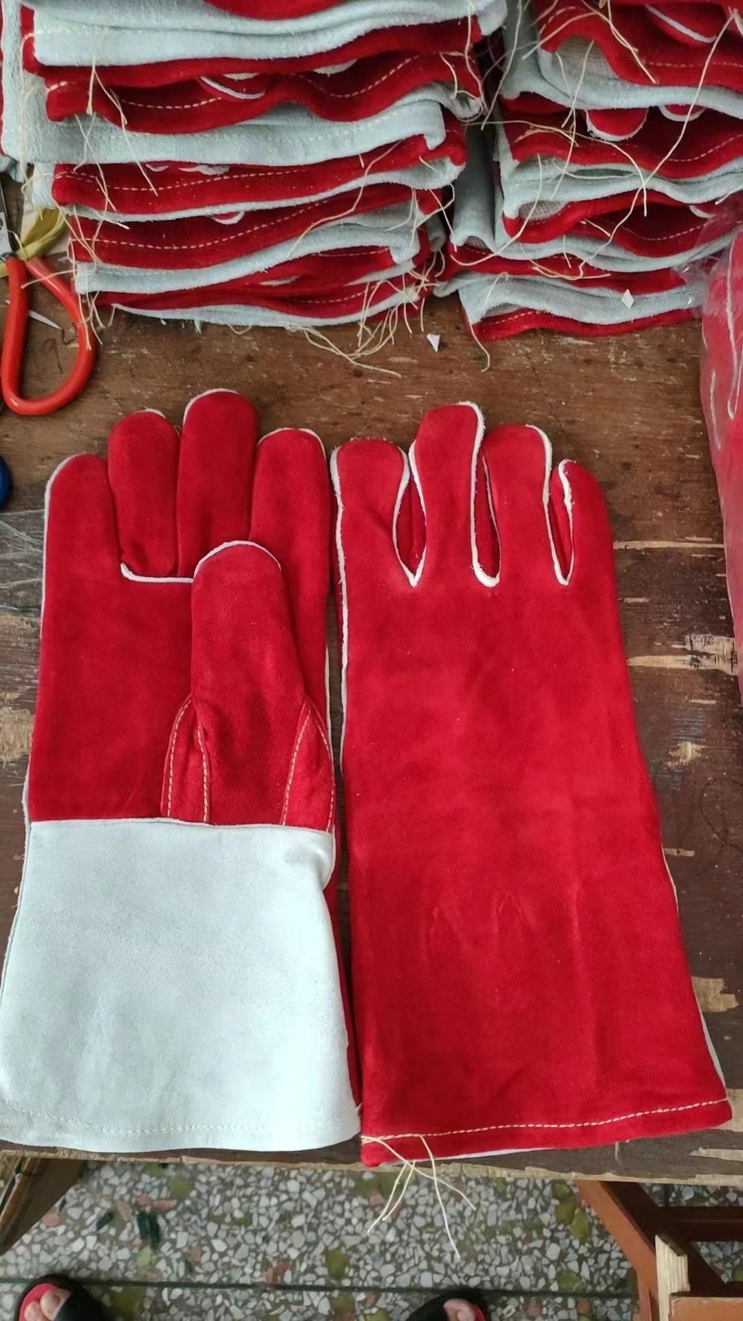 -AQ43 leather gloves