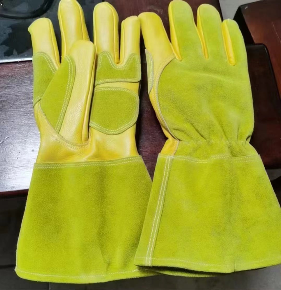 AQ-52 leather gloves