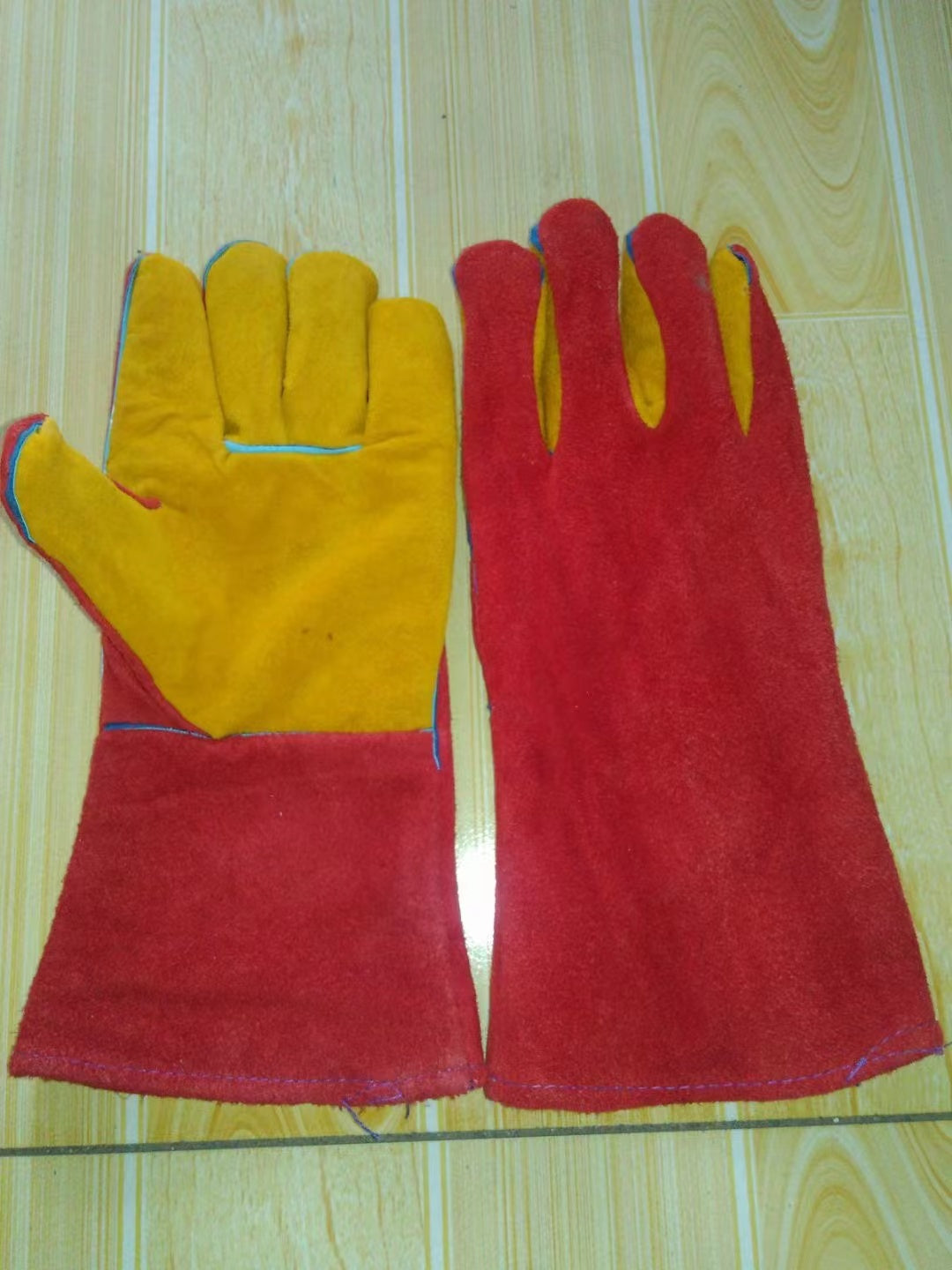 -AQ62 leather gloves