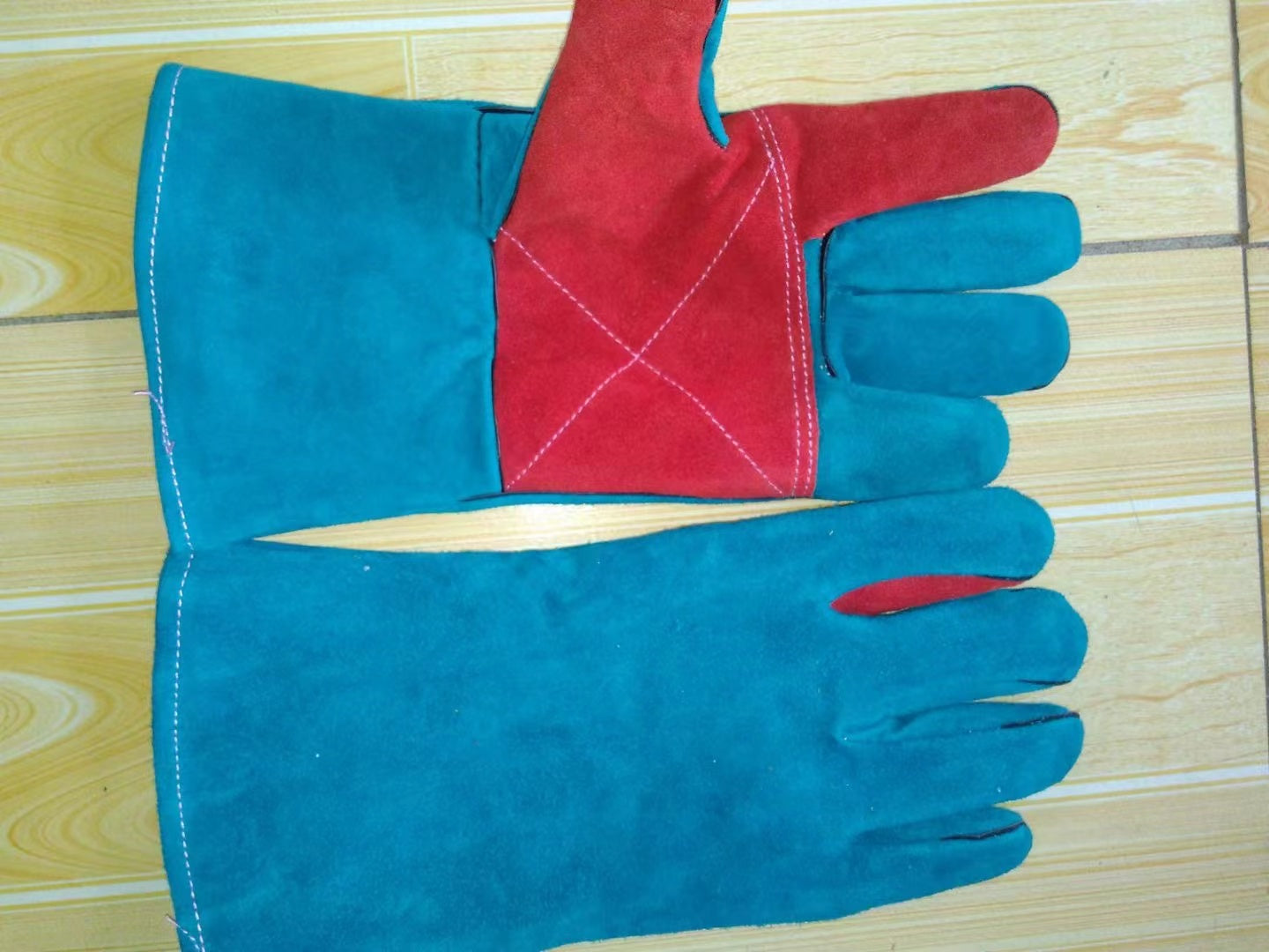 -AQ68 leather gloves